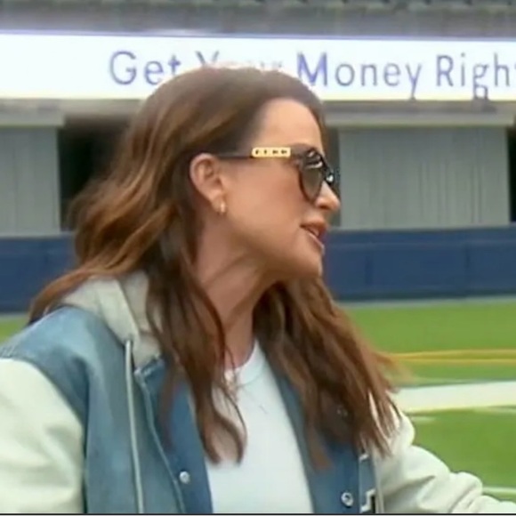 Gucci Gradient Suns. Beautiful. Just like Kyle Richard’s on RHOBH - Picture 6 of 6